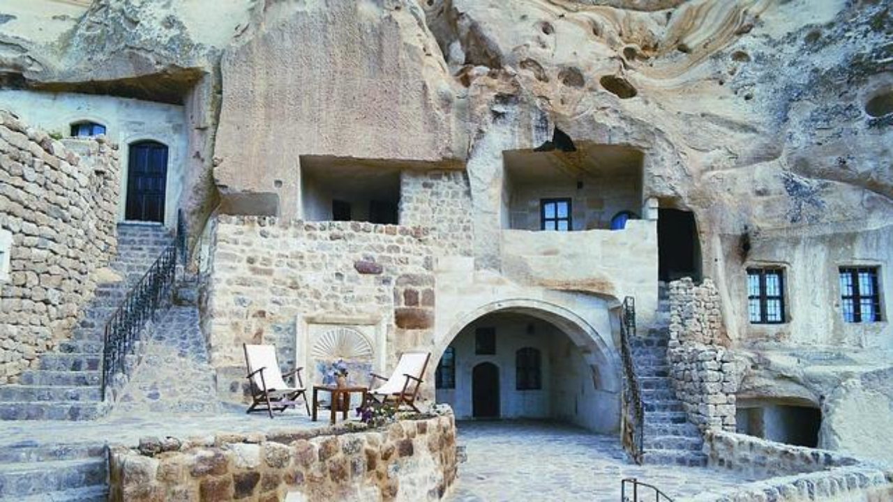 ➤ Las casas cueva de Granada, turismo de descanso.